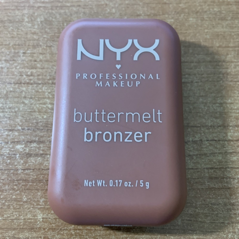NYX Professional Makeup Buttermelt Bronzer BMB07.5 Butta Match Free